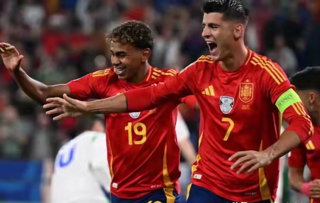 包含欧洲足球比赛激情上演，赛场气氛高涨的词条